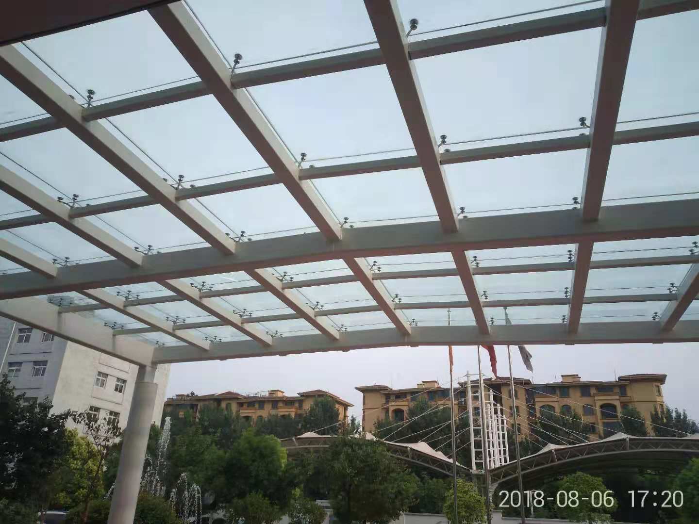 陽光雨棚眾翔鋼結構